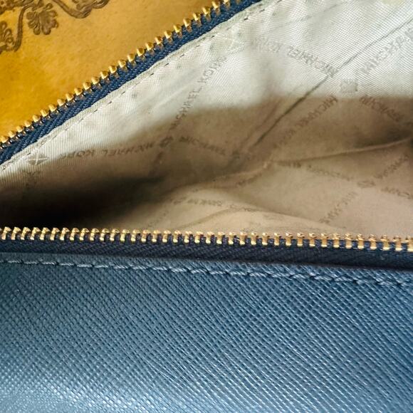 Michael Kors Jet Set Travel Large Leather Trifold Navy Blue Wallet - Picture 5 of 7